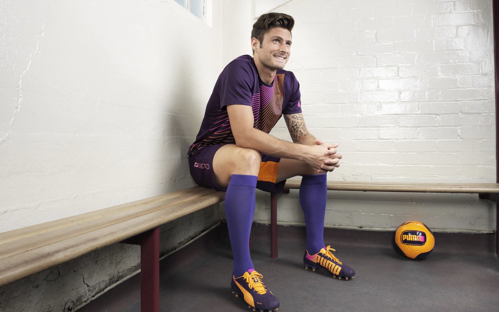 国际热身赛中国女足战胜 球迷现场支持热烈，女足热身赛 男足