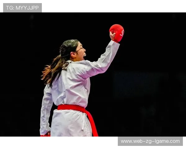 世界空手道系列赛，中国队首次晋级四强，世界空手道比赛